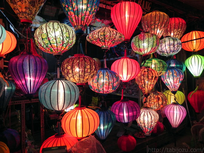 街が幻想的な灯りに包まれる 古都ホイアンのランタン祭り Tabi Jozu